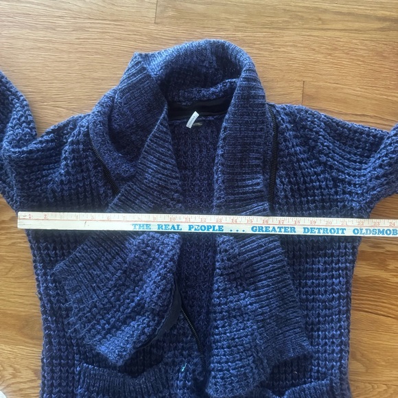 Amanda Green blue chunky knit cardigan with zipper detail size small (G1) - Picture 7 of 8
